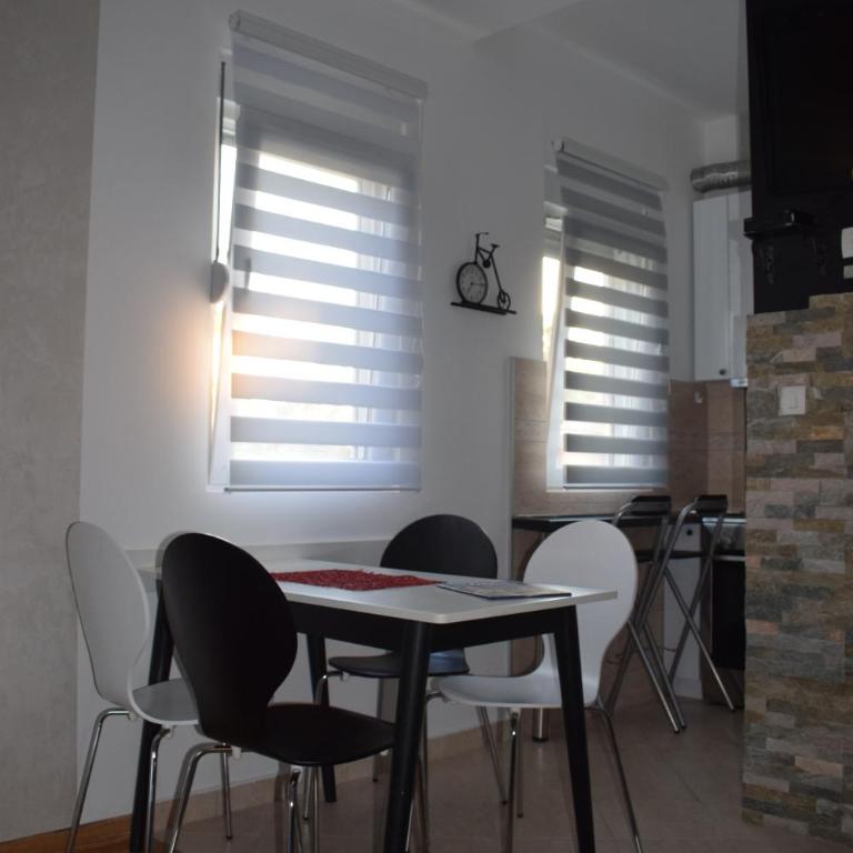 Apartment FINI - Apartment with Garden View - 9