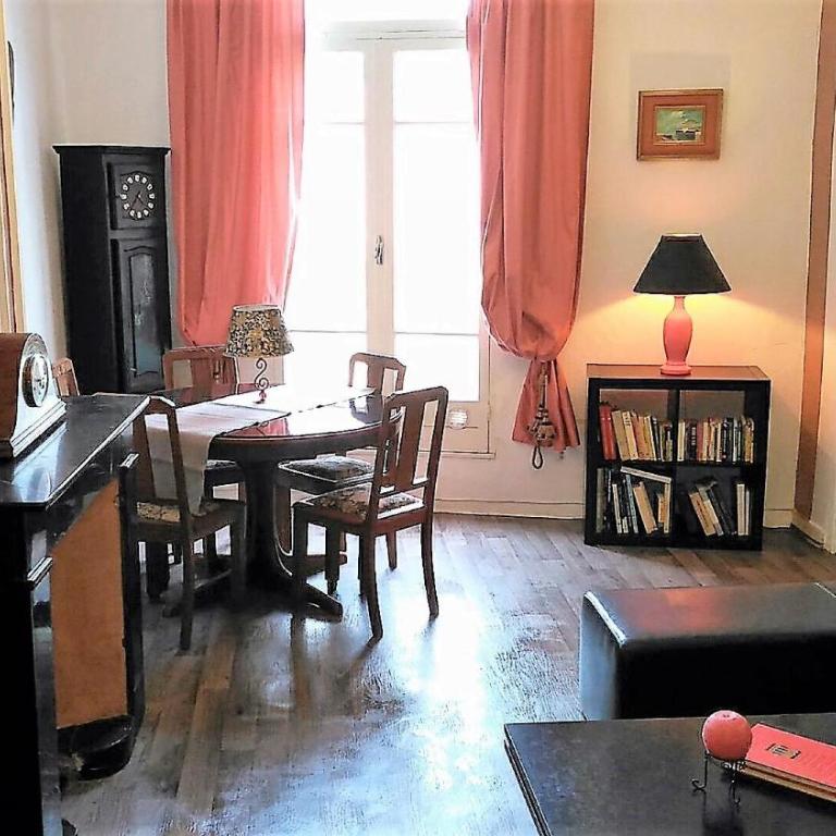 Au QUATRE, 2em étage centre historique - Appartement - 1