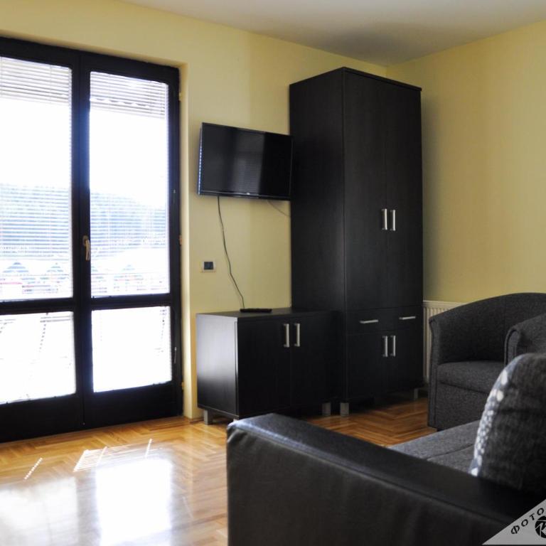 Apartmani Vidic - Apartment with Terrace - 1