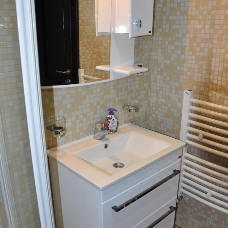 Apartmani Vidic - Apartment with Balcony - 2