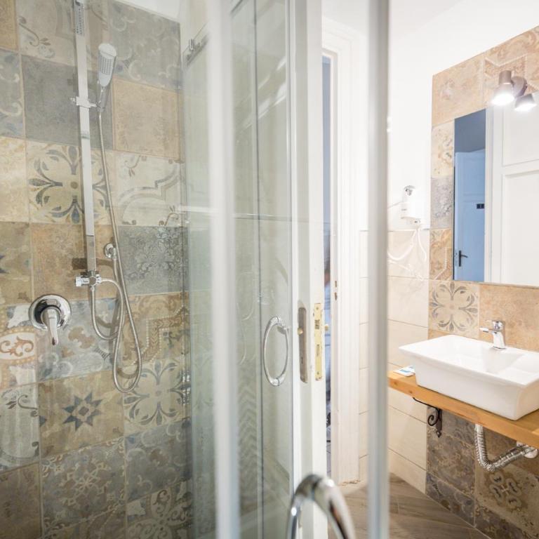 B&B Abbacò - Camera Matrimoniale con Bagno Privato Esterno - 3