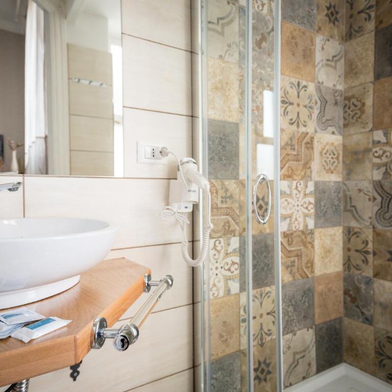 B&B Abbacò - Camera Matrimoniale con Bagno Privato Esterno - 2