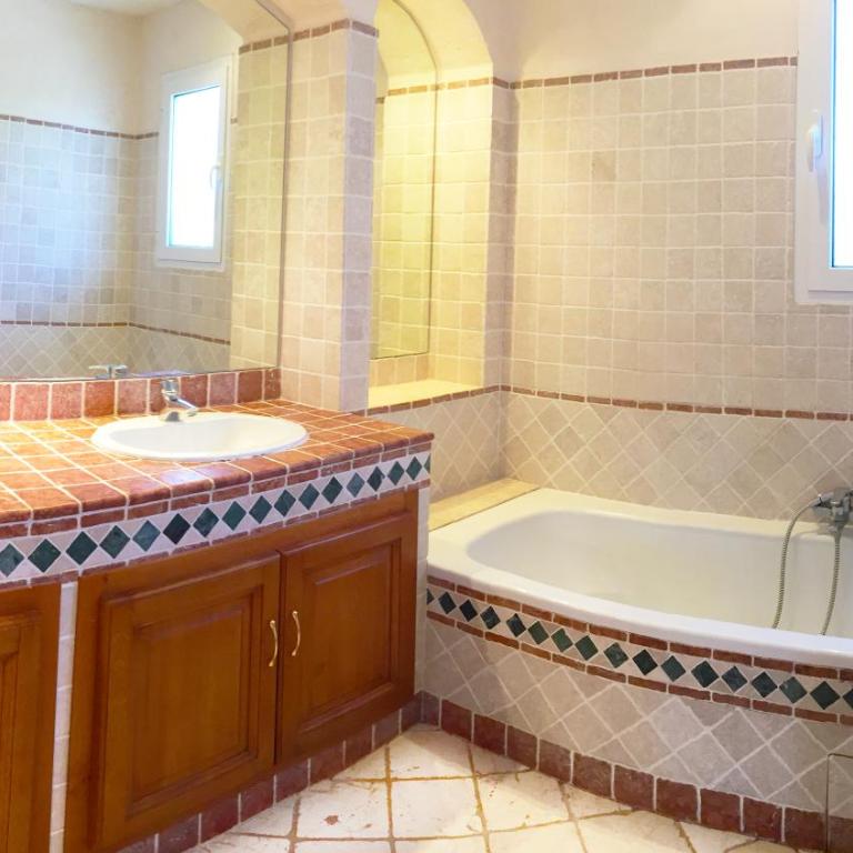 Luxueuse Villa Récente à Saint Raphaël de Plain Pied - Villa con piscina privada - 14