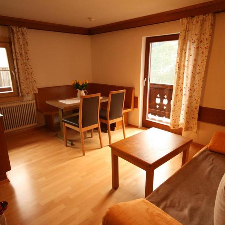 Appartement Schmiedhof - Apartment mit 1 Schlafzimmer für 4 Personen und einem Balkon - 2
