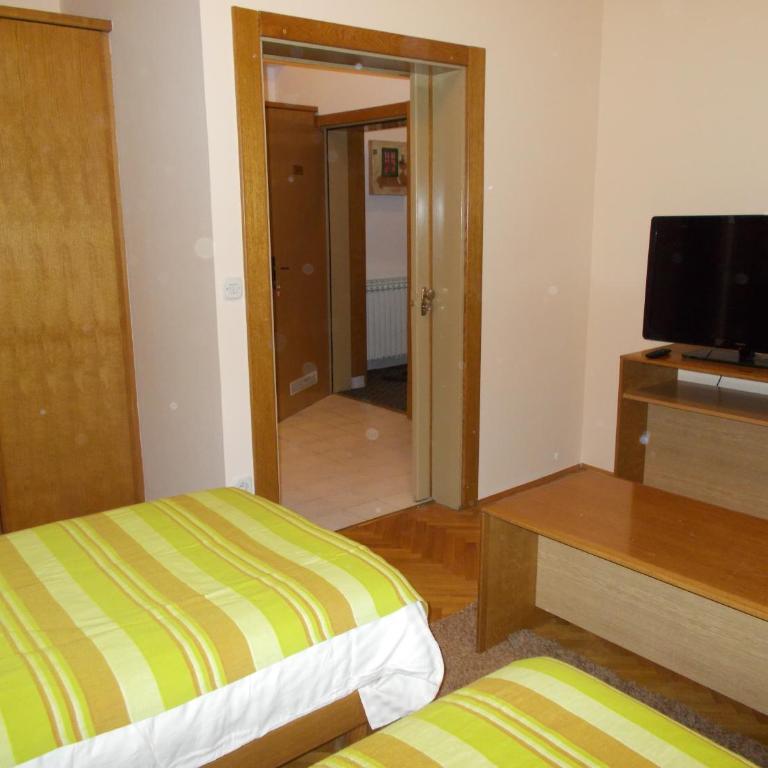 Studio Apartments "Chess Club Bosna" - Studio s Pogledom na Vrt - 15