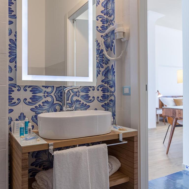 Domus Maris Relais Boutique Hotel - Camera Deluxe Matrimoniale con Vista Mare - 11