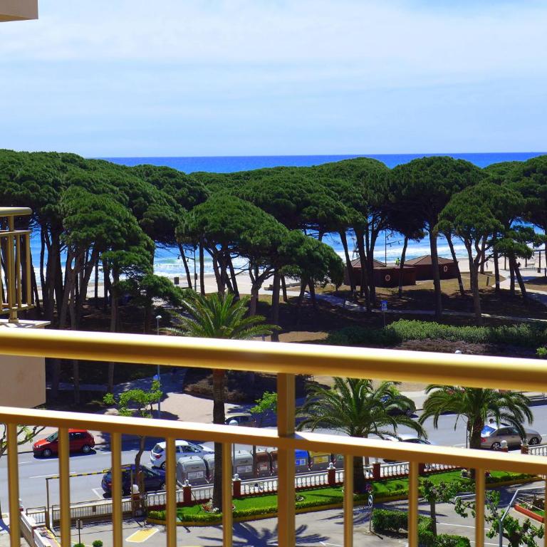CYE 5 Rentalmar - Two-Bedroom Apartment with Balcony - 9