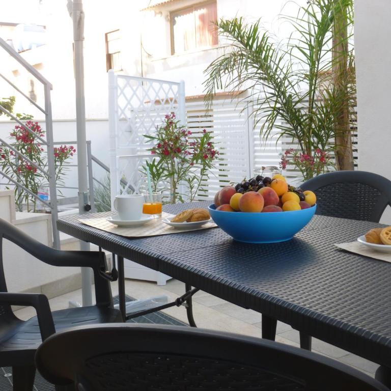 Charm Holiday - Casa Vacanze con Patio - 6