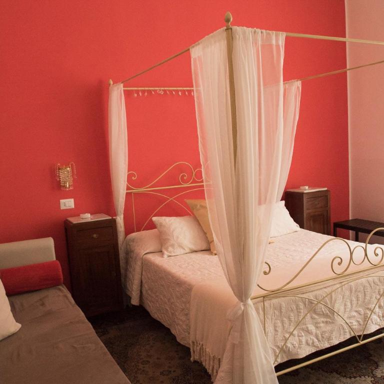 B&B Domus Garibaldi - Camera Matrimoniale con Bagno Privato Esterno - 1