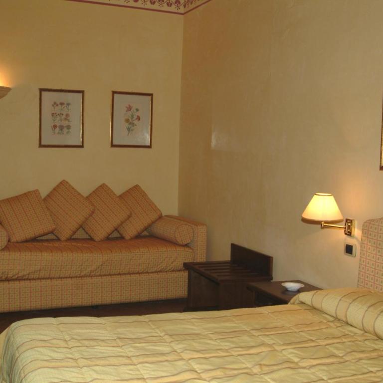 Hotel La Ville - Classic Triple Room - 11