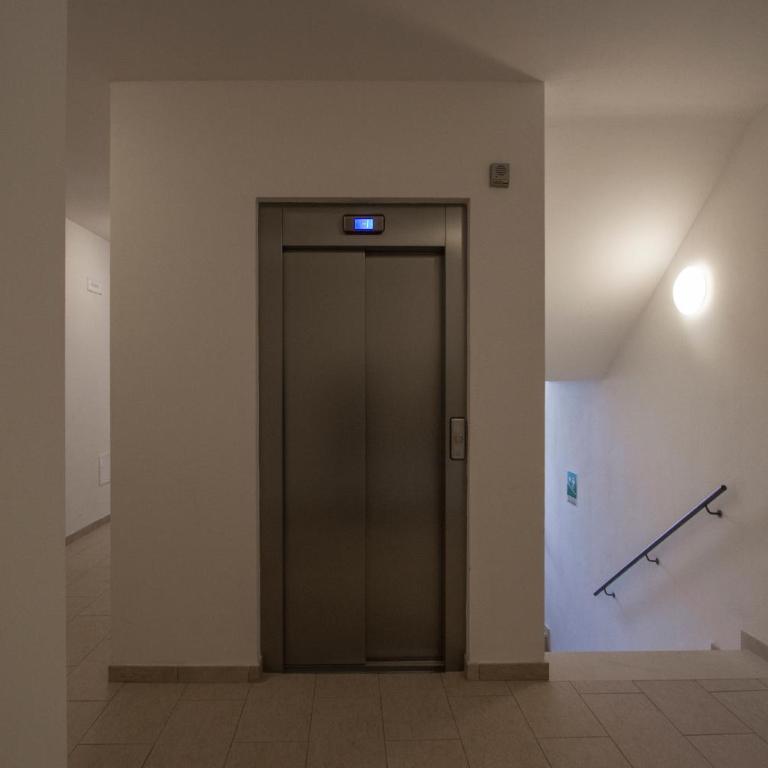 Celeste's House - Celestes by London Apartment-Split Level - 2