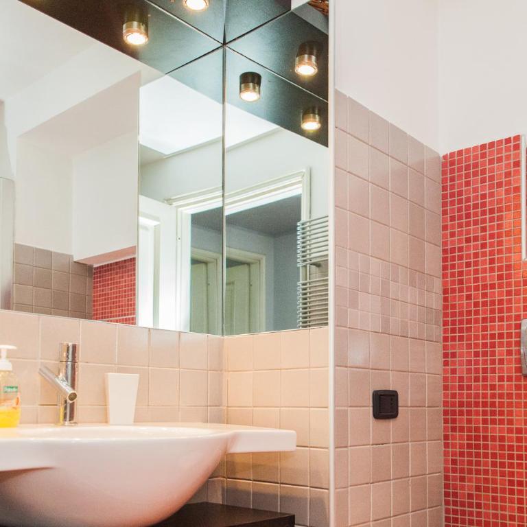 Appartamento Porta Susa by Home4holidays - Appartamento - 13