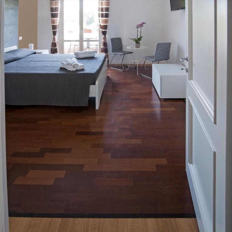Guest House Vignola - Chambre Double avec Salle de Bains Privative Extérieure - 2