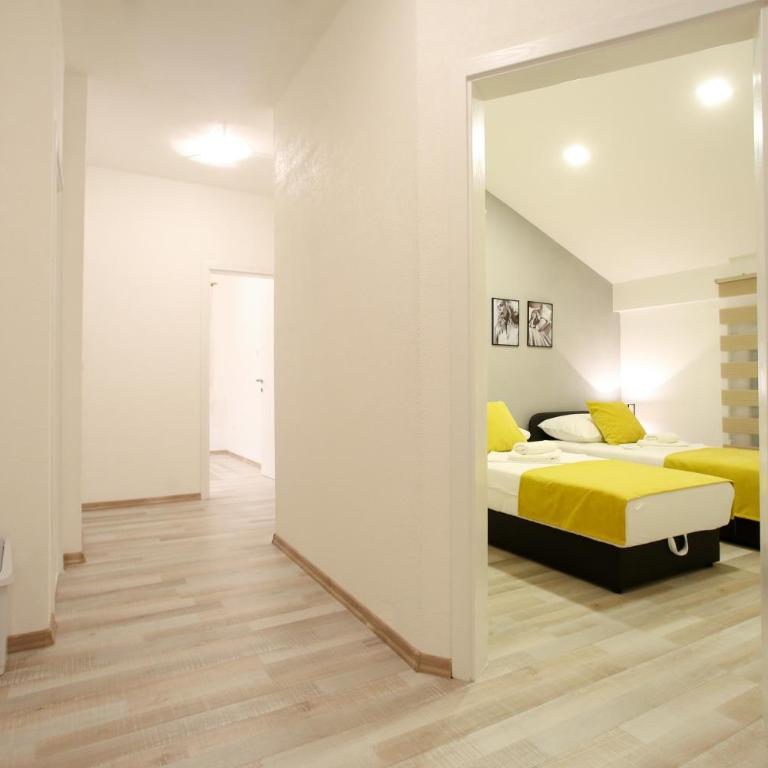 Central Located Guest House - Double Room with Private Bathroom - 7