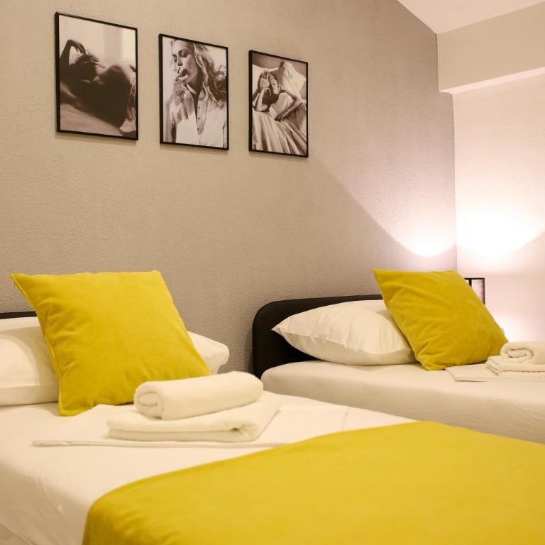 Central Located Guest House - Double Room with Private Bathroom - 3