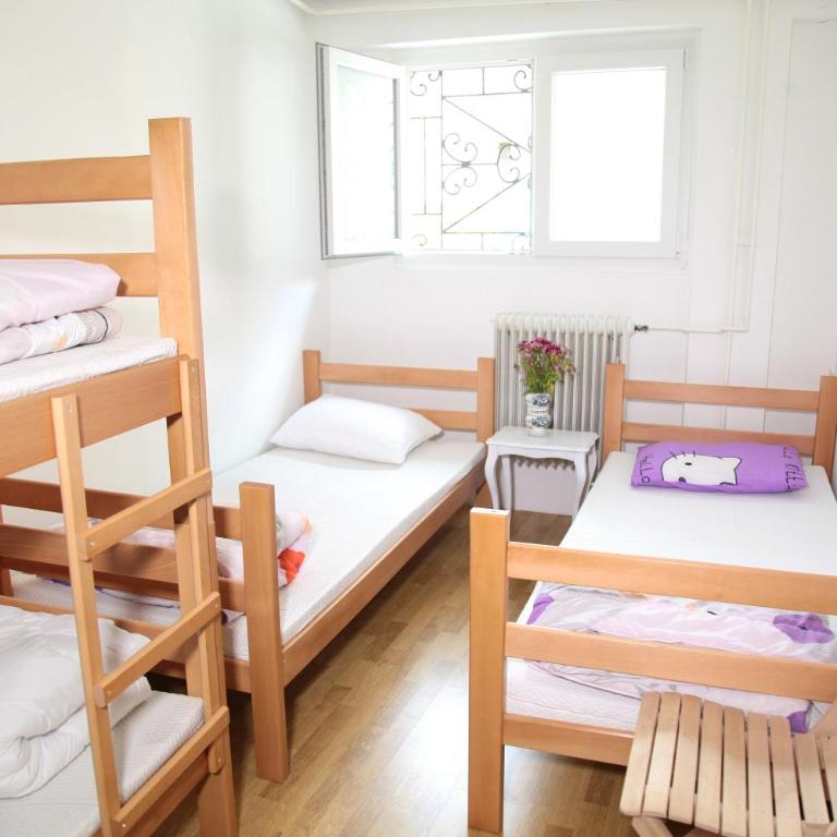 Hostel Jellostone - Klasična Četvorokrevetna Soba - 5