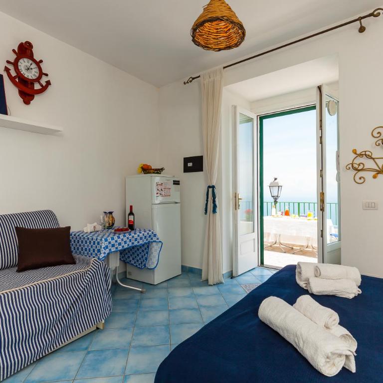 Residenza Gennaro - Camera Tripla con Terrazza e Vista Mare - 8