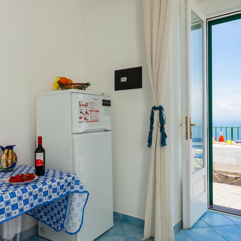 Residenza Gennaro - Camera Tripla con Terrazza e Vista Mare - 3