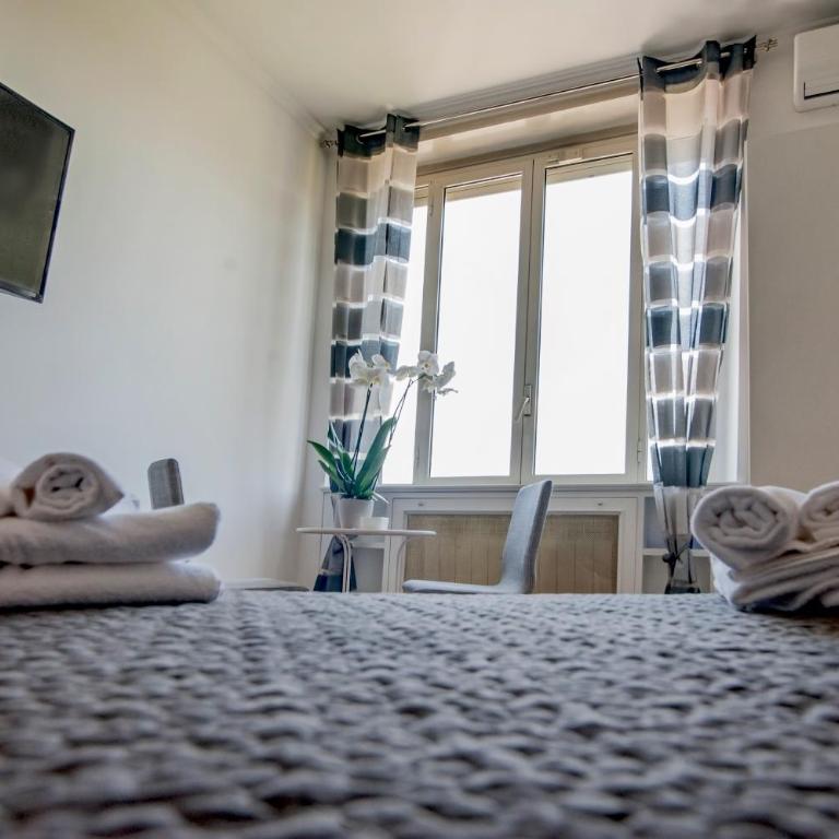 Guest House Vignola - Chambre Triple avec Salle de Bains Privative Séparée - 10
