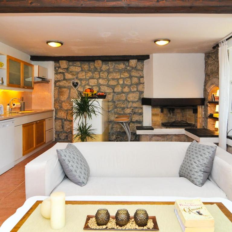 Holiday Home Maris - Three-Bedroom House - 10