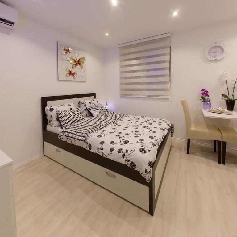 Apartments Aida - One-Bedroom Apartment - 10