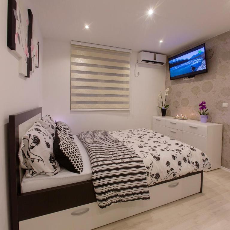Apartments Aida - One-Bedroom Apartment - 10