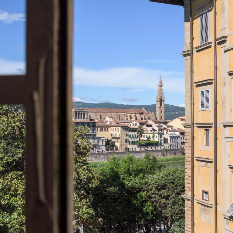 FuordArno Bed & Breakfast - Camera Matrimoniale con Vista Città e Bagno Privato Esterno - 7