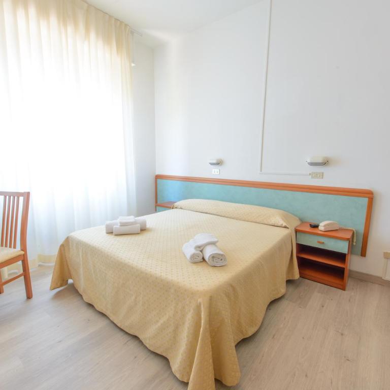 Hotel Sirena - Camera Matrimoniale/Doppia con Letti Singoli - 2
