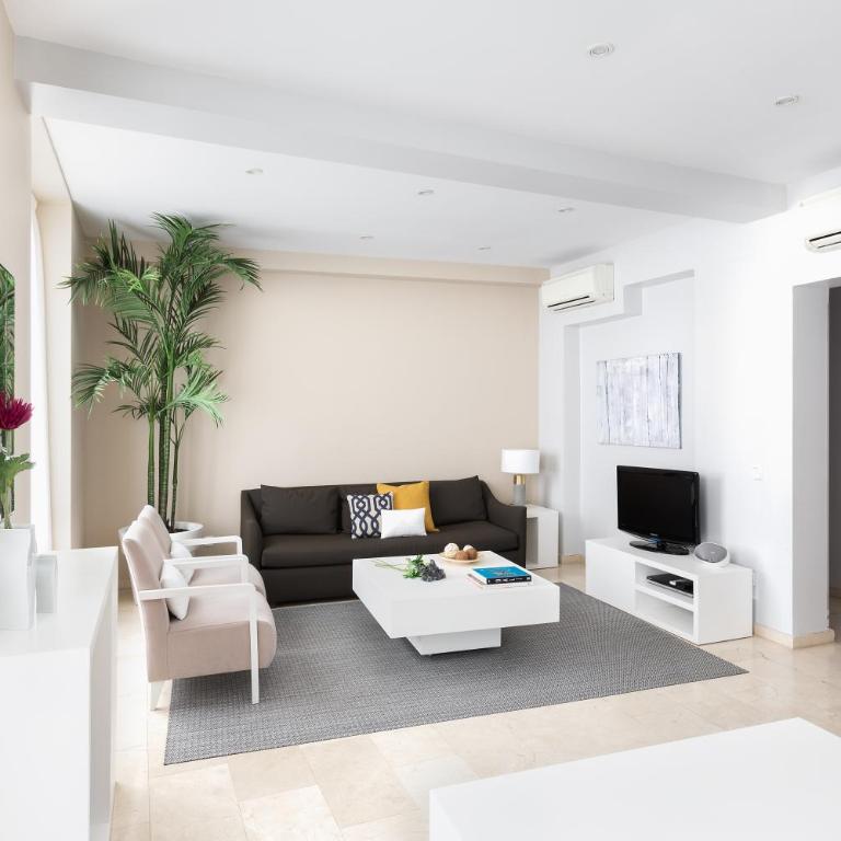 Carretas Apartments - Two-Bedroom Apartment (5 Adults) - 1