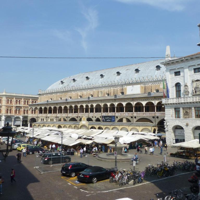 PadovaResidence Apartments - vista Piazza delle Erbe e Palazzo della Ragione - Superior Apartment - 5