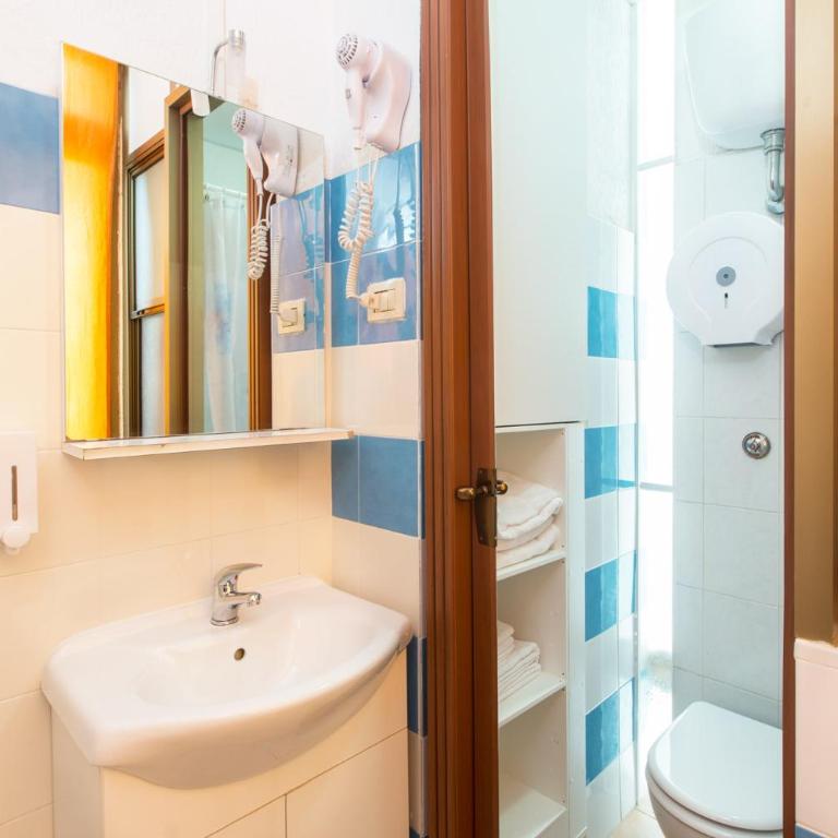 Affittacamere Miri - Camera Tripla con Bagno Privato - 2