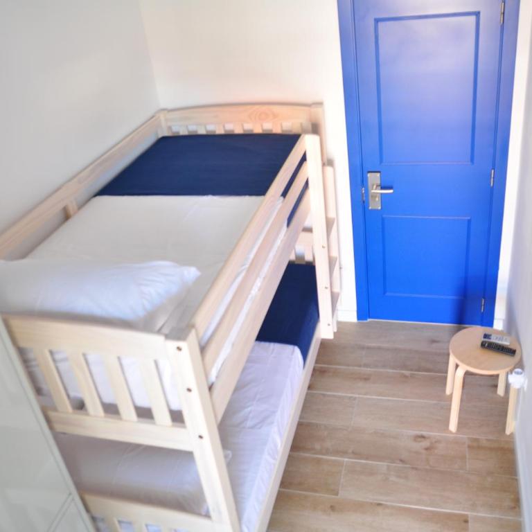 Hostal Porto Mar - Habitación Doble Económica - 2 camas - 4