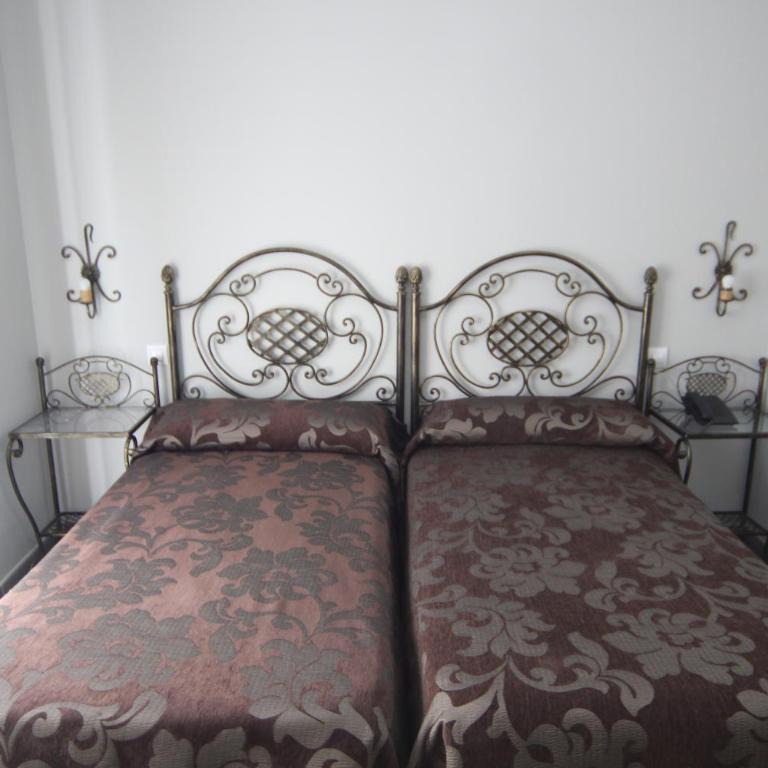 Hostal Roma - Habitación Doble - 1 o 2 camas - 6