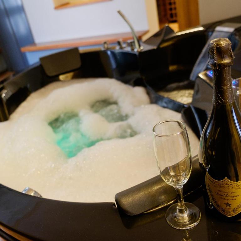 Ben Akiba Luxury Suites - Superior Apartment with Sauna, Hot Tub and Terrace - 1