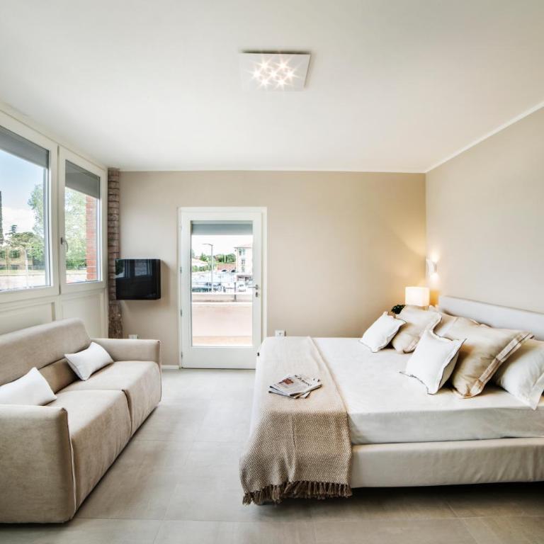 Riviera Carducci Rooms - Camera Matrimoniale con Balcone e Vista Lago - 3