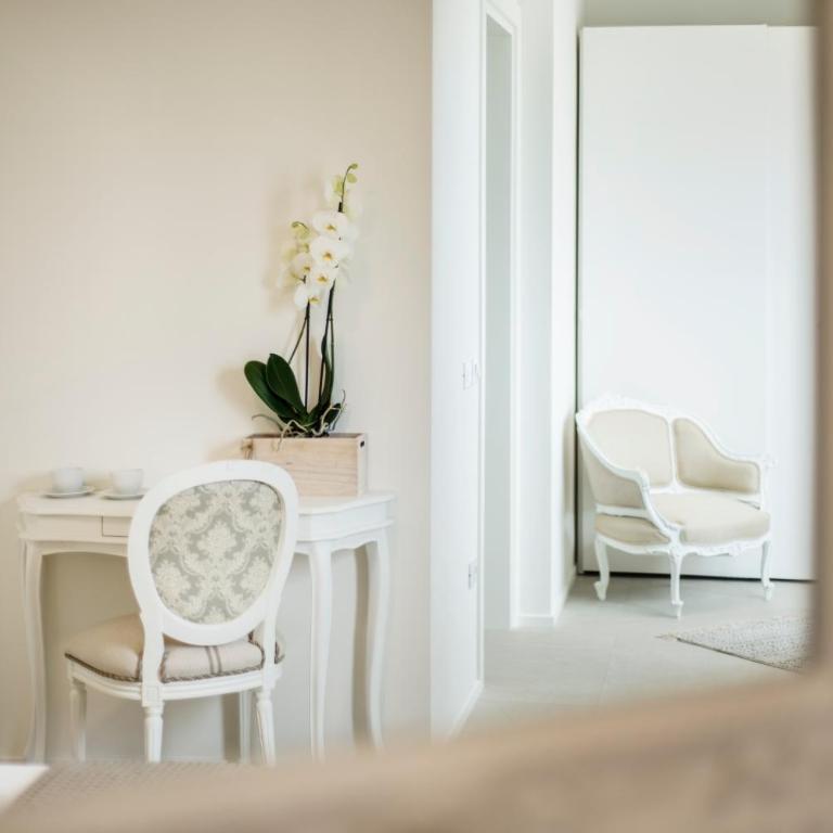 Riviera Carducci Rooms - Camera Matrimoniale con Vista Lago - 3