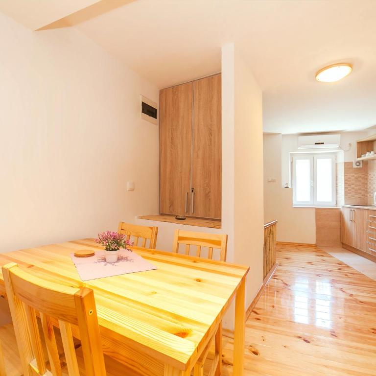Apartments Kaleta - One-Bedroom Apartment - 13