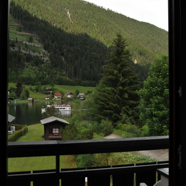 Pension Seeheim - Doppelzimmer mit Balkon und Seeblick - 10