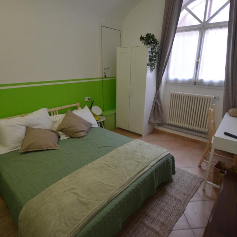 B&B Finalex - Camera Matrimoniale Standard con Bagno in Comune - 11