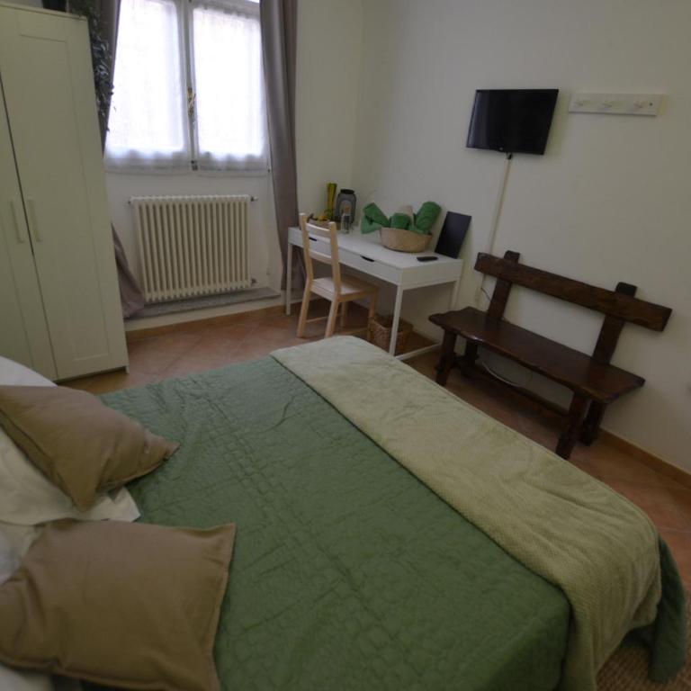B&B Finalex - Camera Matrimoniale Standard con Bagno in Comune - 13