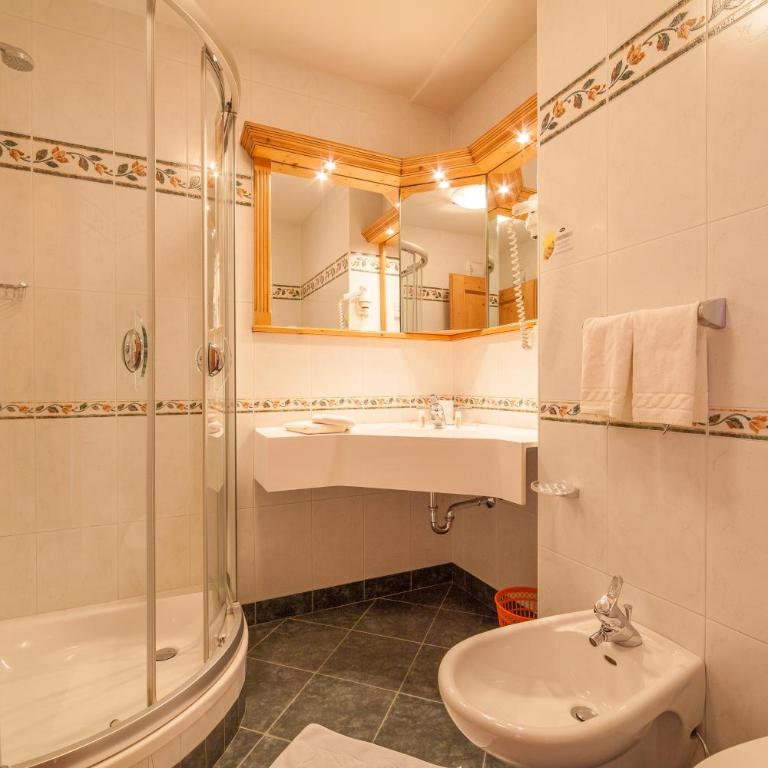 Hotel Hubertushof - Camera Matrimoniale Comfort - 6