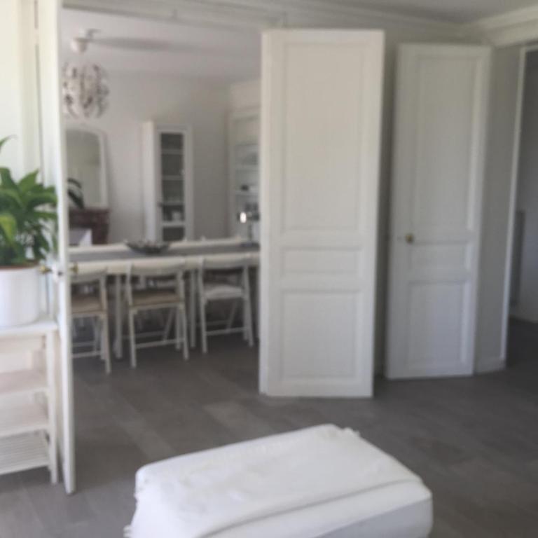 Le Jardin Darcy Liberté Hyper centre gare-ville parking public payant dans la rue - Apartment with Garden View - 81