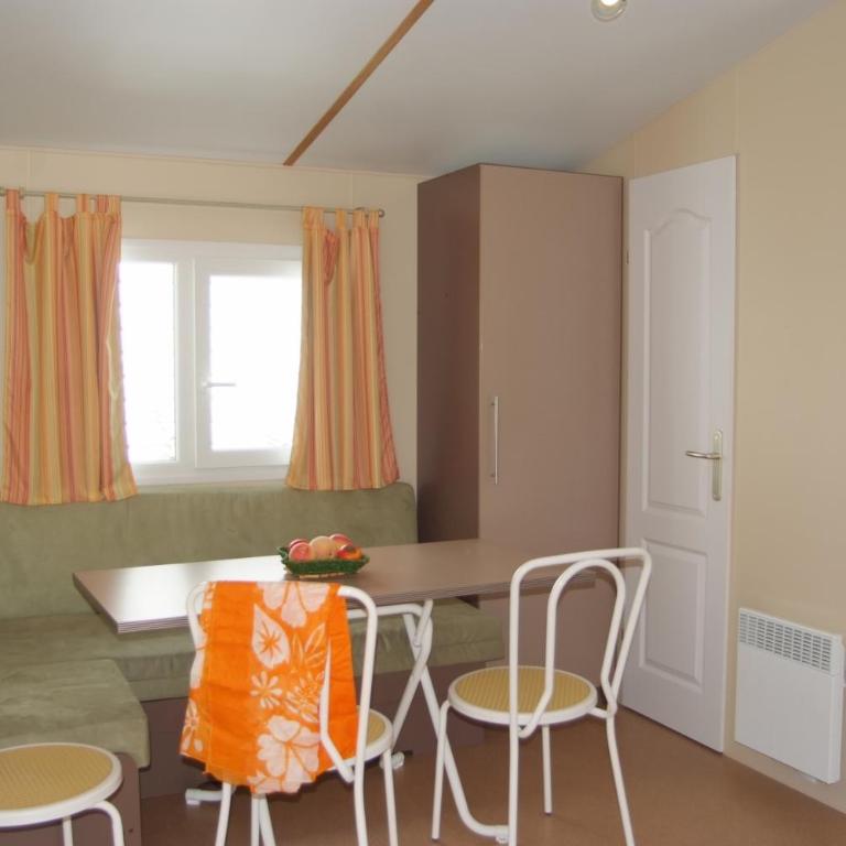 Camping Vallée du Paradis - Mobile Home 2 Chambres (4-6 Personnes) - 20