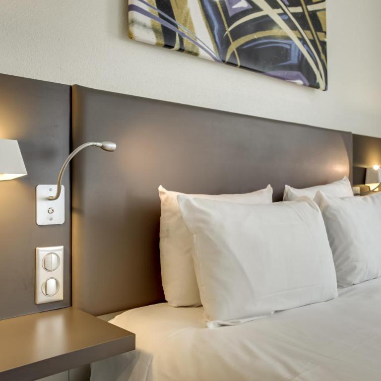 Novotel Suites Paris Stade de France - Superior Suite with Double Bed and Sofa Bed - 6