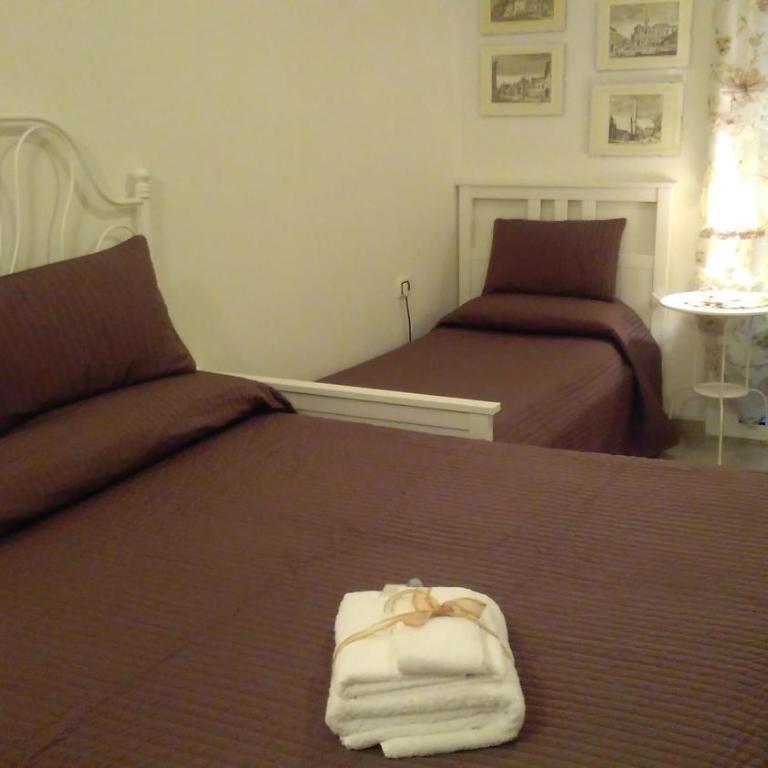 B&B San Vitale - Camera Tripla con Bagno Privato - 14