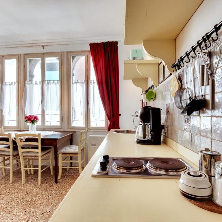 Ca' Badoer Frari - One-Bedroom Apartment - 12