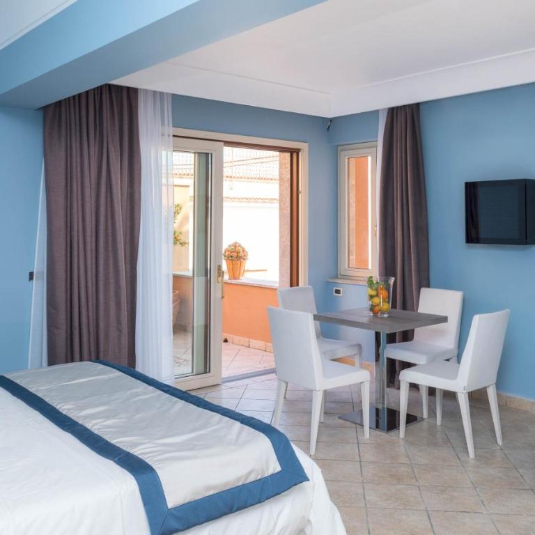 Villa Le Terrazze Charming Rooms - Junior Suite with Sea View - 6