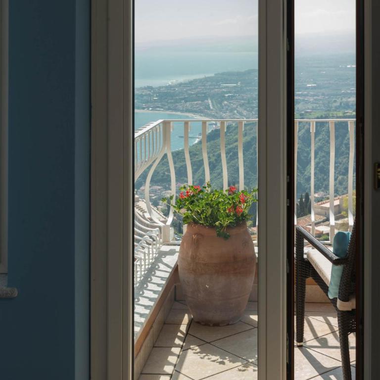 Villa Le Terrazze Charming Rooms - Double Room with Balcony - 10