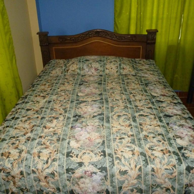 Posada Nativa Miss Casira - Habitación Doble con baño privado externo - 2 camas - 1
