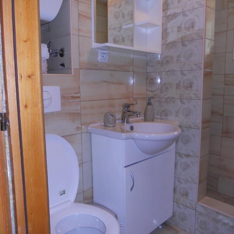 Apartment Djukovic - Two-Bedroom Apartment - 7